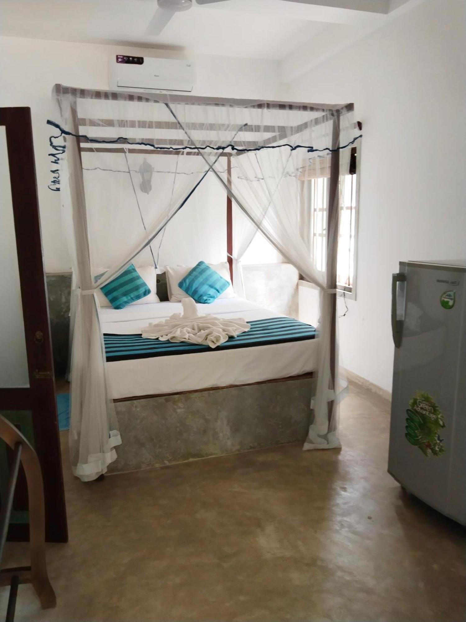 Hotel Silva Rest à Unawatuna Extérieur photo